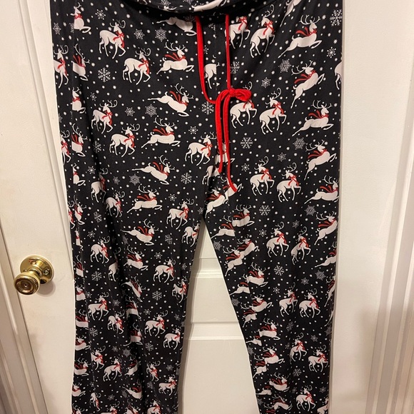 Jordan Black and Red Reindeer Pajama Set - Picture 7 of 11